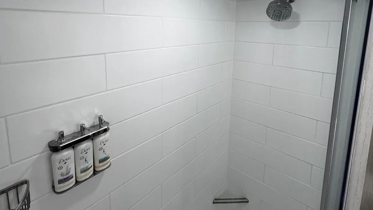 कहाँ वाटरप्रूफ रैखिक प्रकाश सबैभन्दा सामान्य रूपमा स्थापित छ